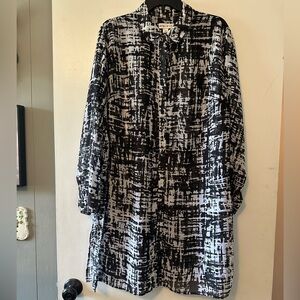 Ava & Viv Monochrome Long Sleeve Button Down Tunic